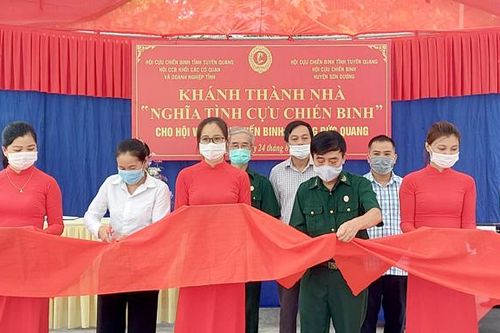 Khánh thành nhà 'Nghĩa tình cựu chiến binh'