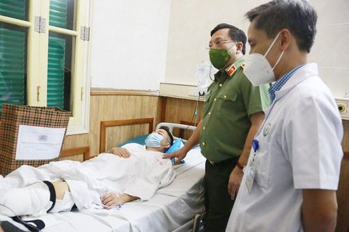 Trung úy công an bị thương khi trực chốt chống dịch đã ổn định sức khỏe