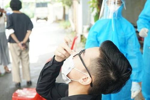 GS.TS Lê Quỳnh Mai chia sẻ về việc người dân tự làm test nhanh COVID-19
