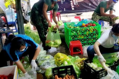 Cứ yên tâm ở nhà, rau xanh, cá tươi và thịt ngon đã có người đi chợ thay