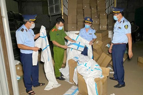 Liên tiếp phát hiện nhiều lô hàng vật tư thiết bị y tế lậu không rõ nguồn gốc xuất xứ