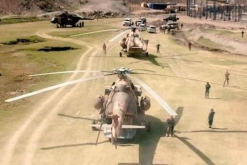 Quân kháng chiến Afghanistan nhận đợt viện trợ đầu tiên, sẵn sàng tổng phản công
