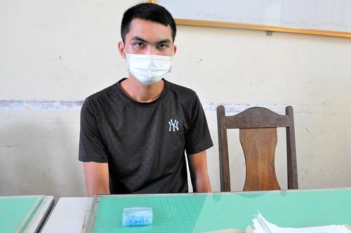Thấy Công an vội nuốt hàng chục viên ma túy tổng hợp hòng thoát tội