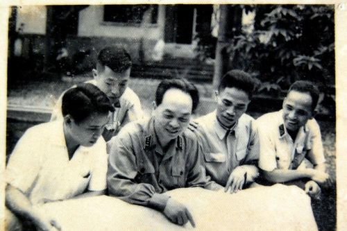 Báu vật gia truyền là những tấm hình về Đại tướng Võ Nguyên Giáp