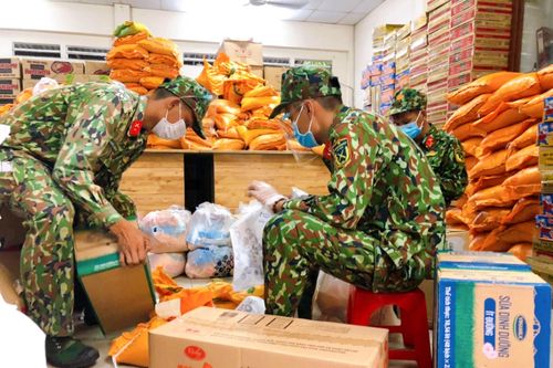 Hai ngày tăng cường giãn cách xã hội tại TPHCM: Nhiều con số biết nói