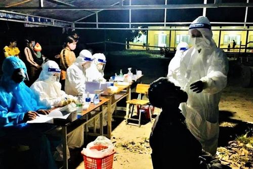Đắk Lắk lấy mẫu xét nghiệm nhanh kháng nguyên ở vùng đồng bào dân tộc thiểu số