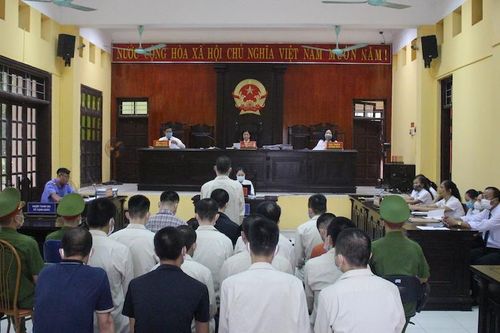 Tuyên phạt tù 21 bị cáo tổ chức nhập cảnh trái phép