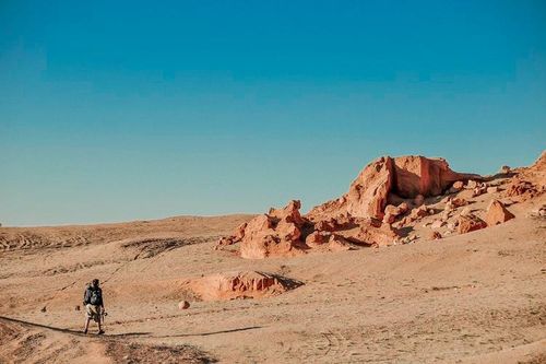 Người đàn ông suốt 20 năm 'chiến đấu' với sa mạc Gobi