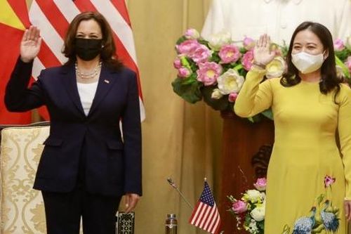 Phó Chủ tịch nước Võ Thị Ánh Xuân đón và tiếp Phó Tổng thống Mỹ Kamala Harris