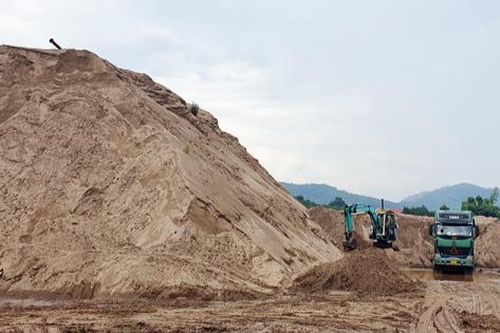 Lào Cai phạt 4 cơ sở vi phạm khai thác cát trên sông Hồng