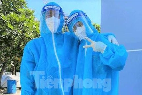Cha con đồng lòng đến tuyến đầu chống dịch