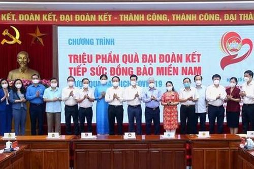 Triệu phần quà đại đoàn kết tiếp sức miền Nam vượt qua đại dịch