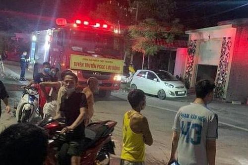 Khởi tố người cha mua 15 lít xăng về đổ vào phòng con gái và cháu ngoại