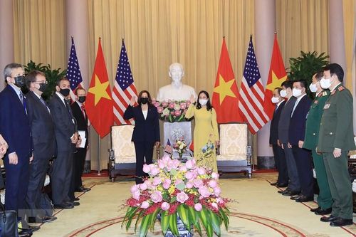 Phó Chủ tịch nước đón, tiếp Phó Tổng thống Hoa Kỳ Kamala Harris