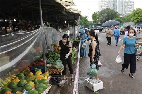 Các chợ dân sinh tại Hà Nội đảm bảo cung cấp nhu yếu phẩm