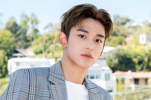 Lucas (NCT) viết thư tay xin lỗi, thông báo ngưng hoạt động vì lùm xùm tình ái với fan