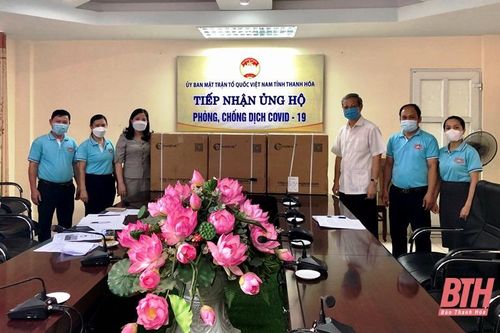 Công ty CP Du lịch Thương mại và Đầu tư Thủ đô trao tặng tỉnh Thanh Hóa 90.000 bộ kít xét nghiệm nhanh COVID-19