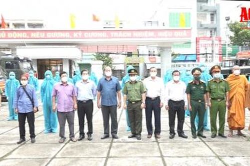 Công an An Giang ra quân thực hiện Chương trình 'Hạt gạo nghĩa tình với nhân dân' lần thứ 3