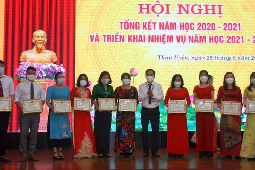 Xã Hội | Giáo dục TRUYỀN HÌNH INTERNET Lai Châu qua ảnh