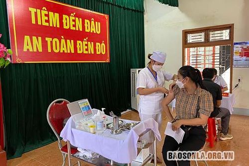 Tiêm vắc xin phòng COVID-19 quyền lợi cá nhân, trách nhiệm với cộng đồng