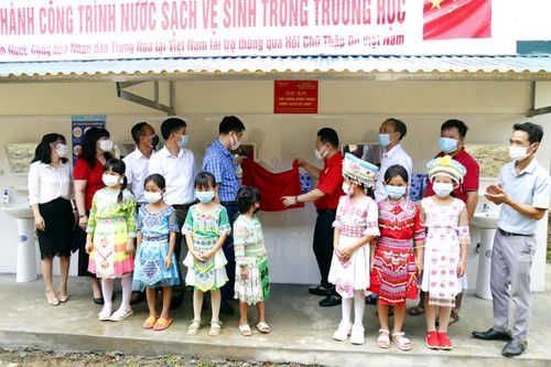 Khánh thành công trình nước sạch vệ sinh trong trường học