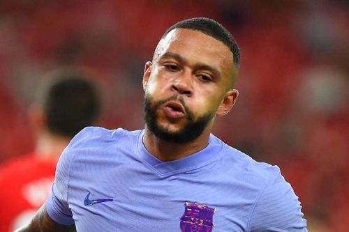 Có một Depay rất khác