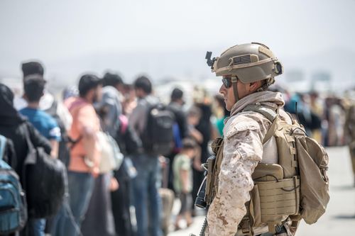 Mỹ lần đầu tiết lộ số công dân vẫn còn mắc kẹt tại Afghanistan