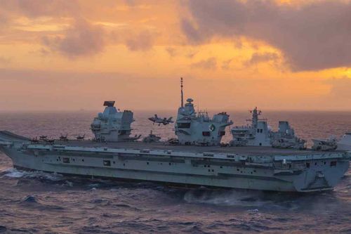 Tàu sân bay Anh lần đầu tập trận cùng tàu Nhật Bản