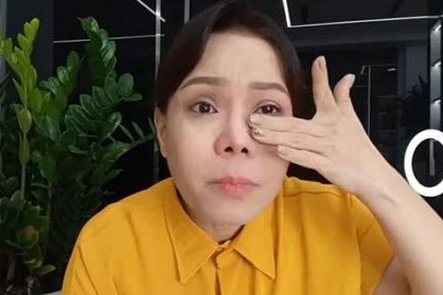 Việt Hương lo tang lễ cho nghệ sĩ Bạch Mai