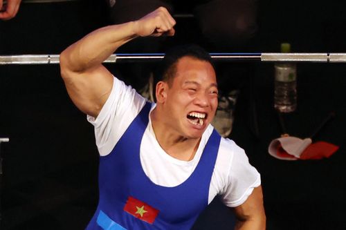 Lê Văn Công vượt chấn thương, giành HCB Paralympic
