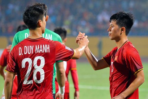 Tuyển Việt Nam đấu Saudi Arabia bằng bộ ba trung vệ vô địch AFF Cup?