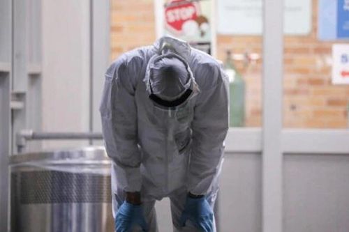Nhiều y tá Mỹ bỏ việc vì kiệt sức