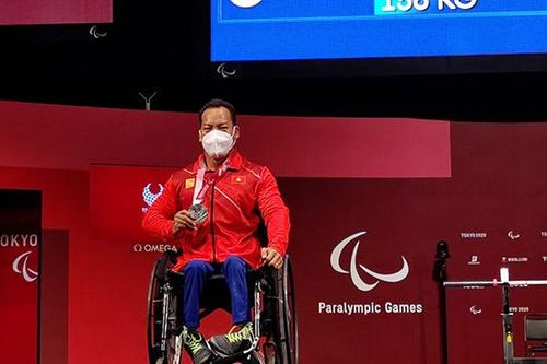 Lê Văn Công nói gì sau khi giành HCB Paralympic 2020?