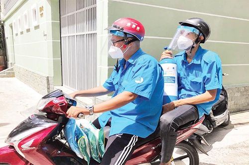 Các đội phản ứng nhanh chống dịch