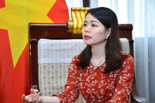 Những chiến sĩ tận tụy trên 'mặt trận' ngoại giao vaccine