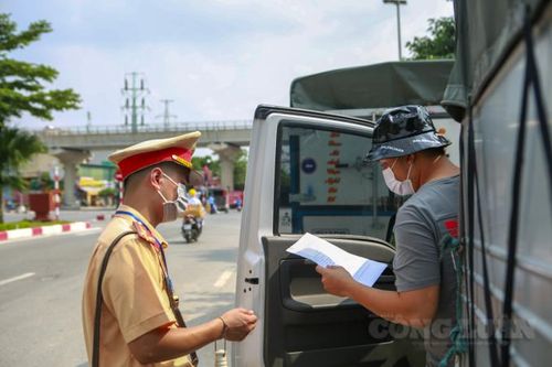 Vận tải thời COVID-19: Đơn vị kinh doanh, lái xe phải tuân thủ những quy định gì?