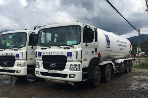 Xe bồn LPG bị chặn trước cửa ngõ vào thành phố, DN vận chuyển không thể vận chuyển hàng hóa