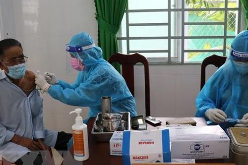 Ngày 26/7: Ghi nhận 11.575 ca nhiễm COVID-19 mới, giảm 524 ca so với hôm qua