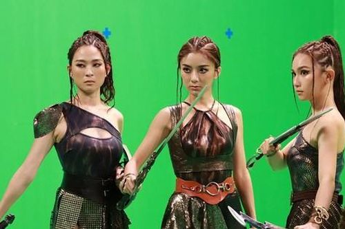 Tạo hình Wonder Woman của thí sinh Hoa hậu Hong Kong 2021 bị chê quê mùa