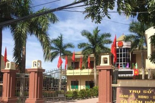 Chủ tịch xã lý giải việc 'ưu ái' tiêm 2 liều vắc xin cho vợ và con trai