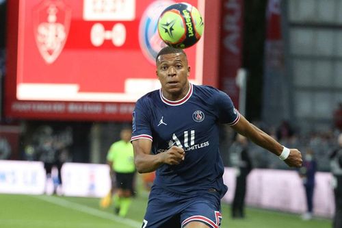 PSG ra giá bán Mbappe cho Real