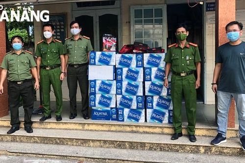 Tiếp sức các chốt kiểm soát phòng, chống dịch