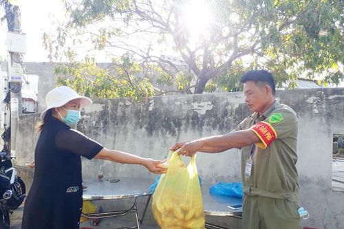 Cấp ủy sâu sát, đảng viên gương mẫu phòng, chống Covid-19