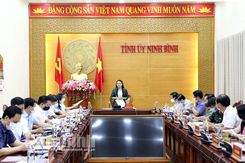 Thường trực Tỉnh ủy họp bàn về các biện pháp ứng phó với dịch COVID-19