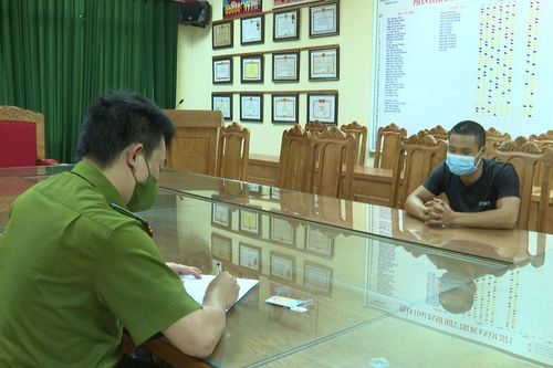 Bắt giữ xe vận tải 'luồng xanh' chở số lượng lớn thiết bị y tế không rõ nguồn gốc, xuất xứ