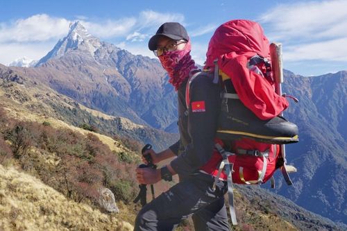 Nghi vấn về một người Việt tự nhận chinh phục đỉnh núi 6.812 m ở Nepal