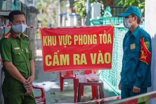 Quận Hoàng Mai phong tỏa khu vực có 1.900 người