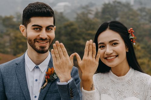 Chàng trai Mỹ đến TP.HCM cầu hôn bạn gái chưa từng gặp mặt