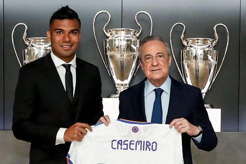 Real Madrid thưởng cho Casemiro