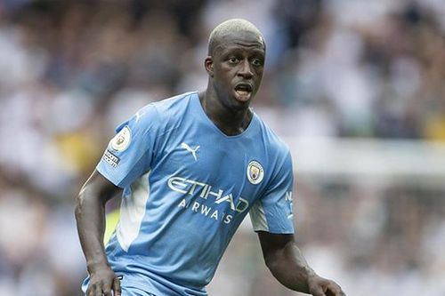 Man City cấm thi đấu Benjamin Mendy vì cáo buộc hiếp dâm